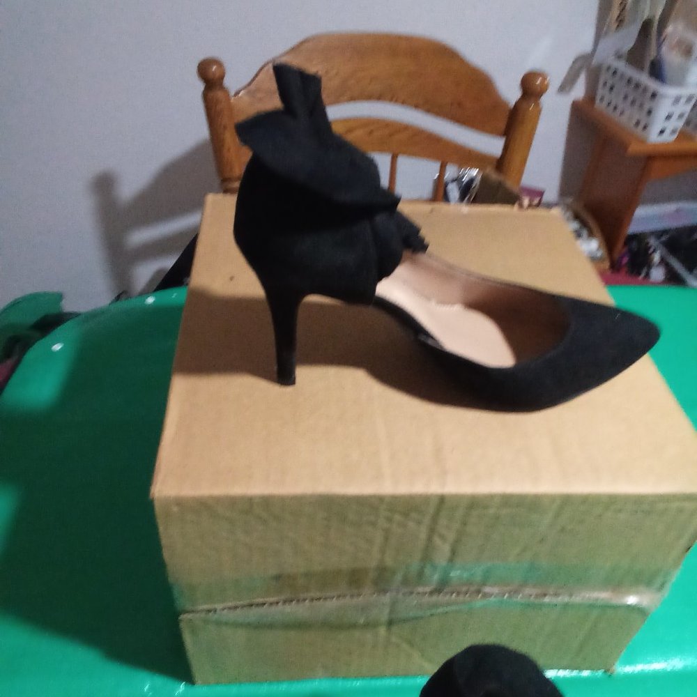 Ladies Ruffle Stilettos